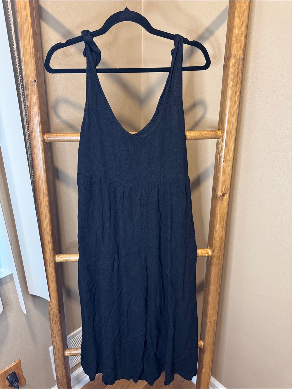 Black Sleeveless Tie-Shoulder jumpsuit
